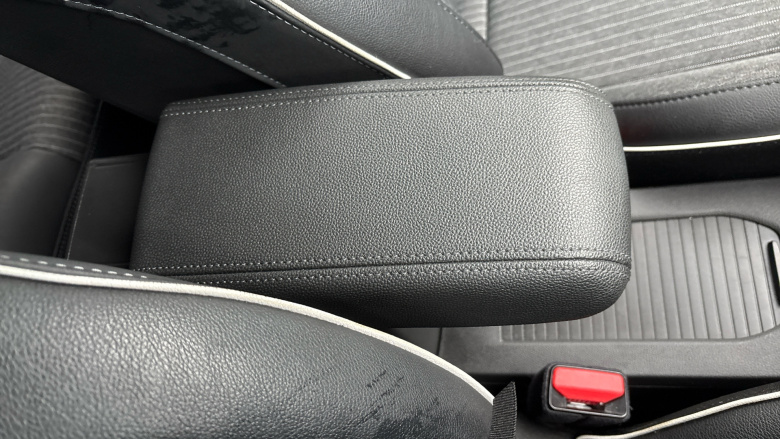 Renault Clio 1.0 TCe 90 Techno 5dr Petrol Hatchback